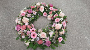 Blumenkranz für Trauerfeier